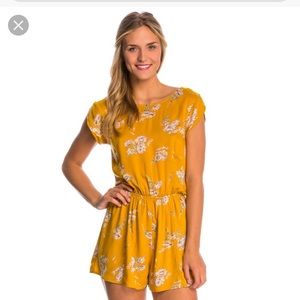 Billabong romper Size M Yellow floral